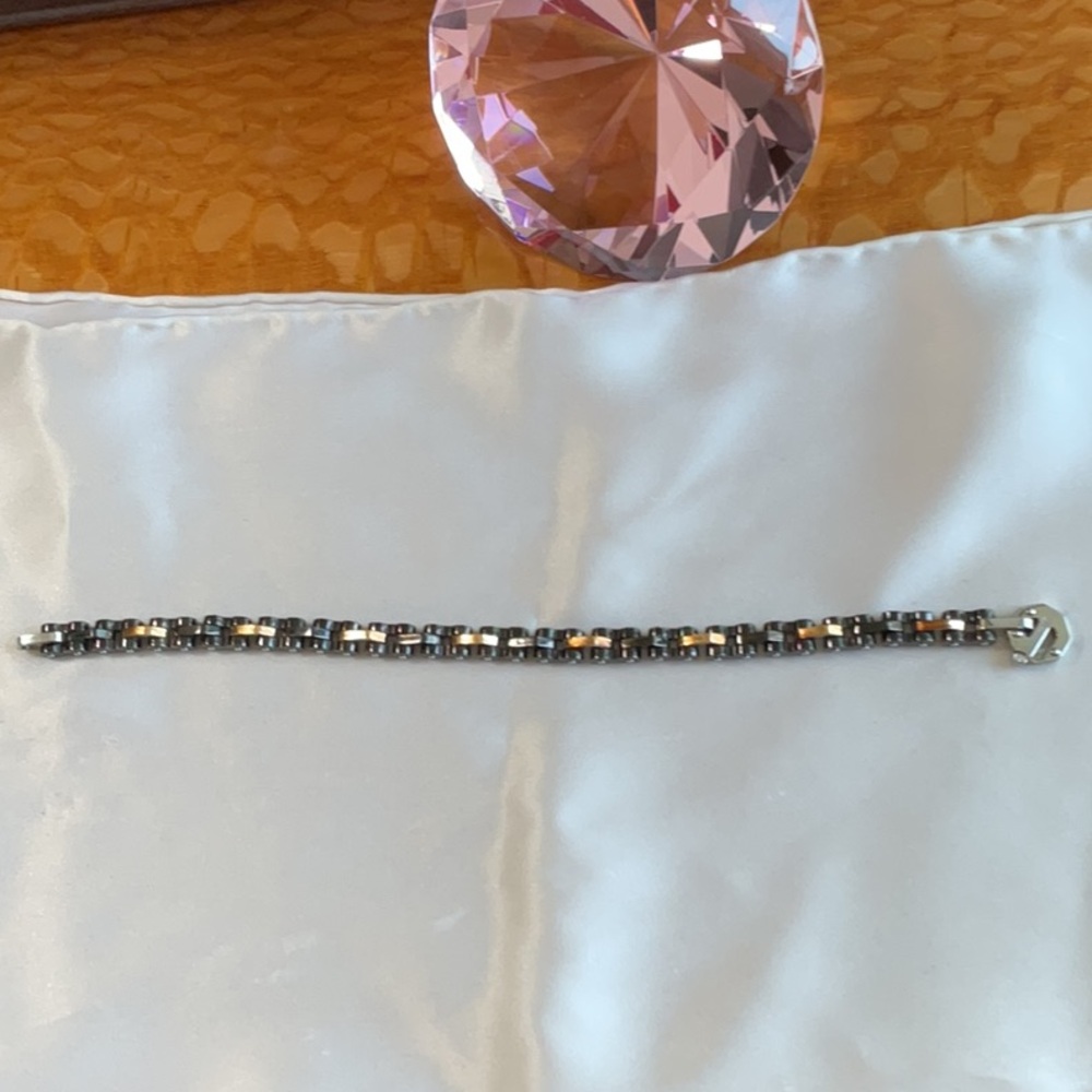 Elegant black ceramic link bracelet